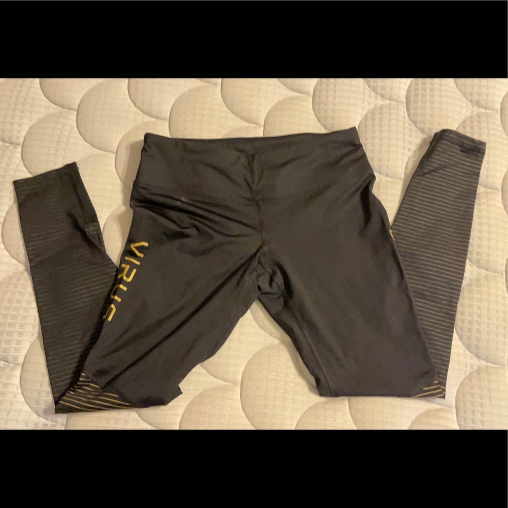 Virus leggings